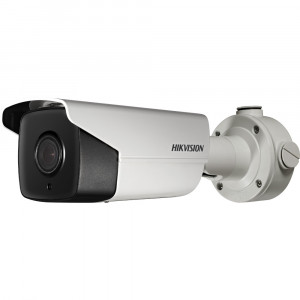 Smart-камера Hikvision DS-2CD4A26FWD-IZHS для слабой освещенности с моторизированной оптикой